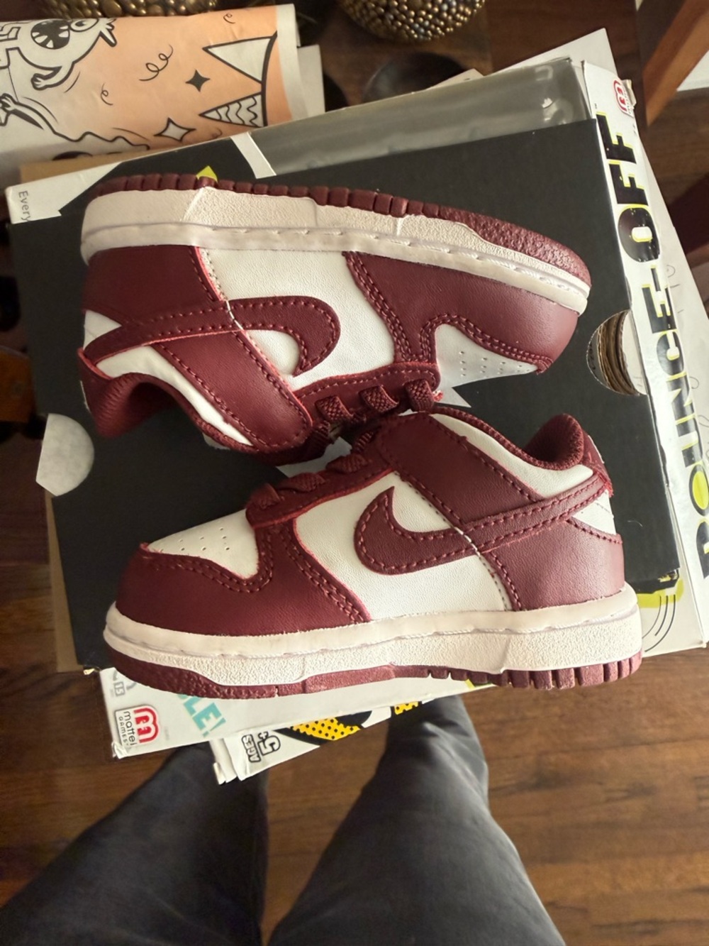 Nike -NIKE DUNK LOW Kids Low-Top Sneakers in Maroon and White- 
TODDLER 5 C